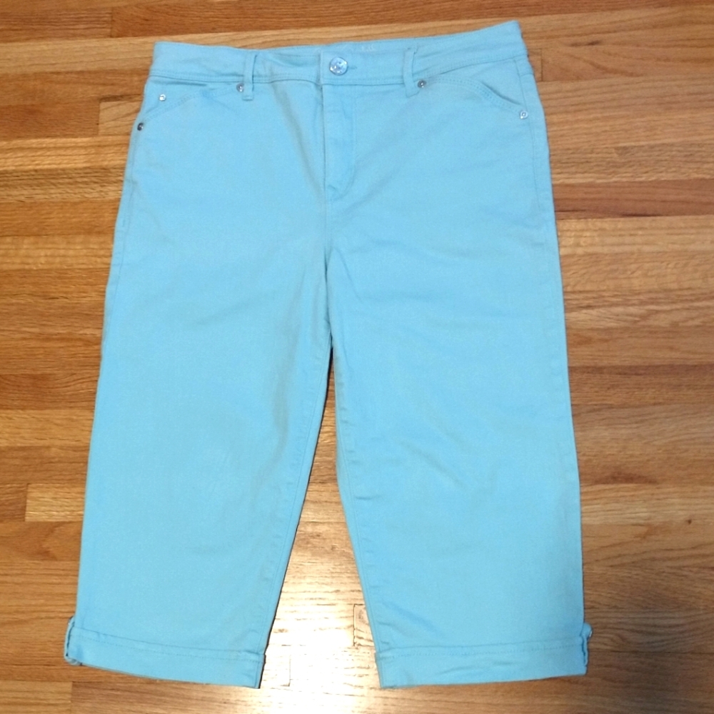 Gloria Vanderbilt turquoise capris
